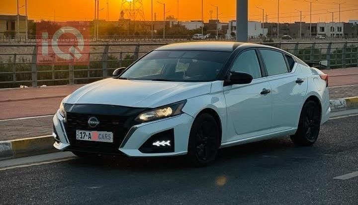 نيسان ألتيما